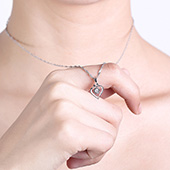 黛贝林(DOUBLE－RING) 心形钻石项链